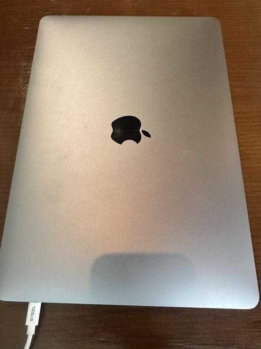 Продам macbook pro 13. В отличном состояний