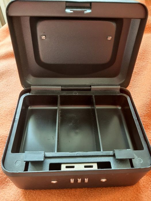 Сейф,шкатулка с кодом из металла