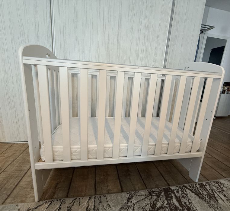 Pătuț bebeluși NOU alb + saltea inclusă, vopsea pe bază de apă