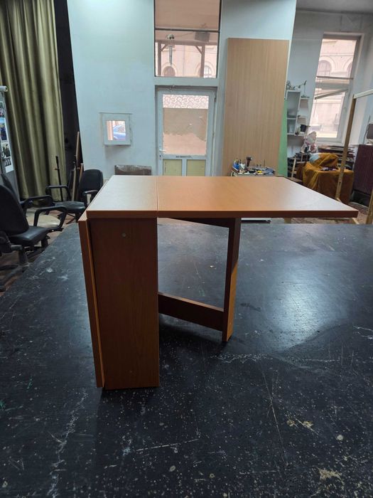 Masa rabatabila diferite culori