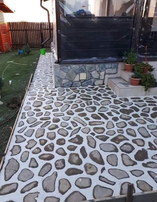 Vând piatră și montez