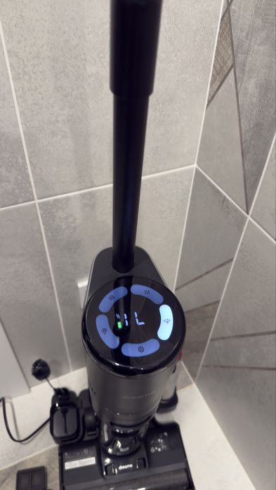 Dreame моет сушит пылесосит