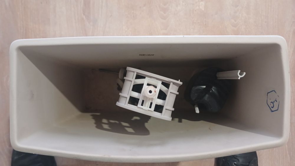 Продам бочек от унитаза "cersanit"