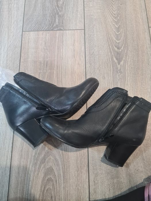 Кожанные ботильоны LEINIDINA/36 размер