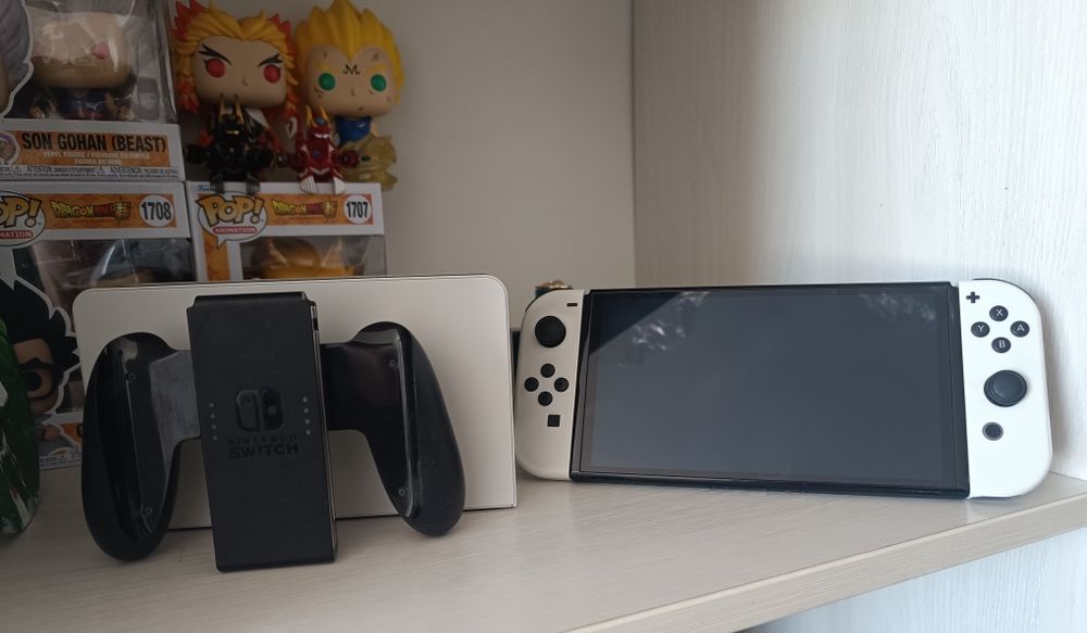 Nintendo Switch OLED,