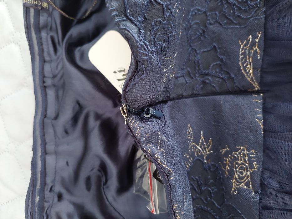 Продавам официална рокля!