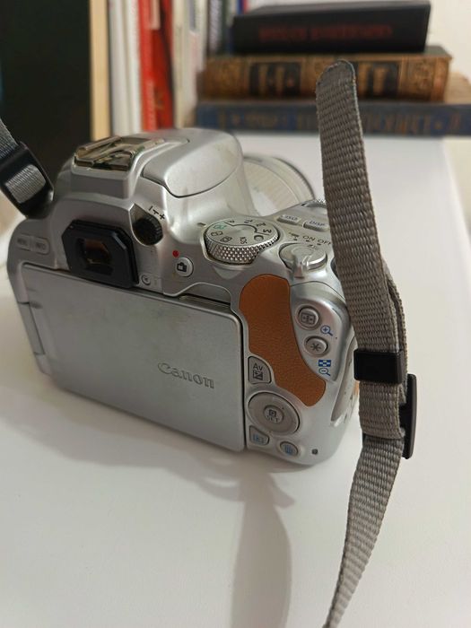Продам фотоаппарат Canon