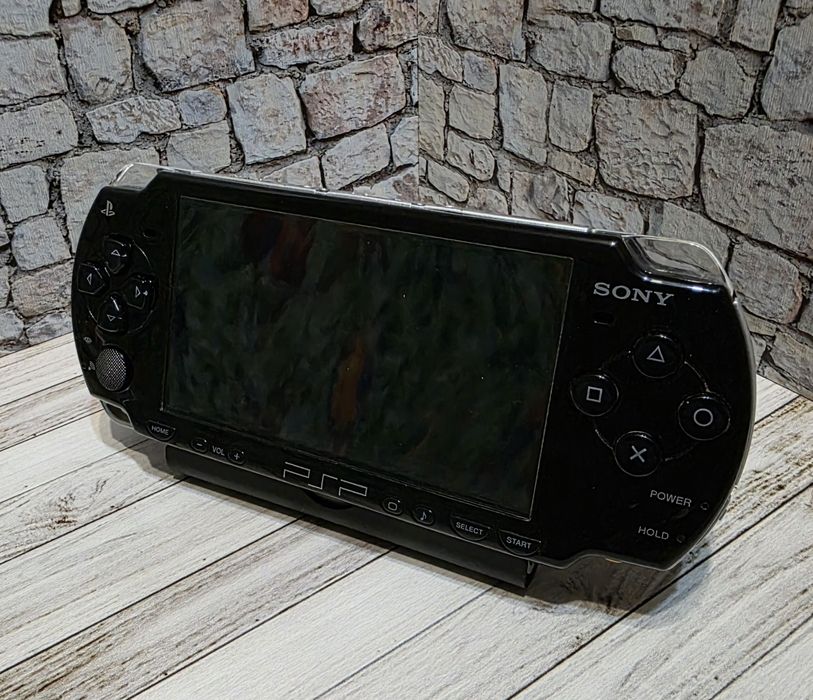 PSP 2000 Slim piano black