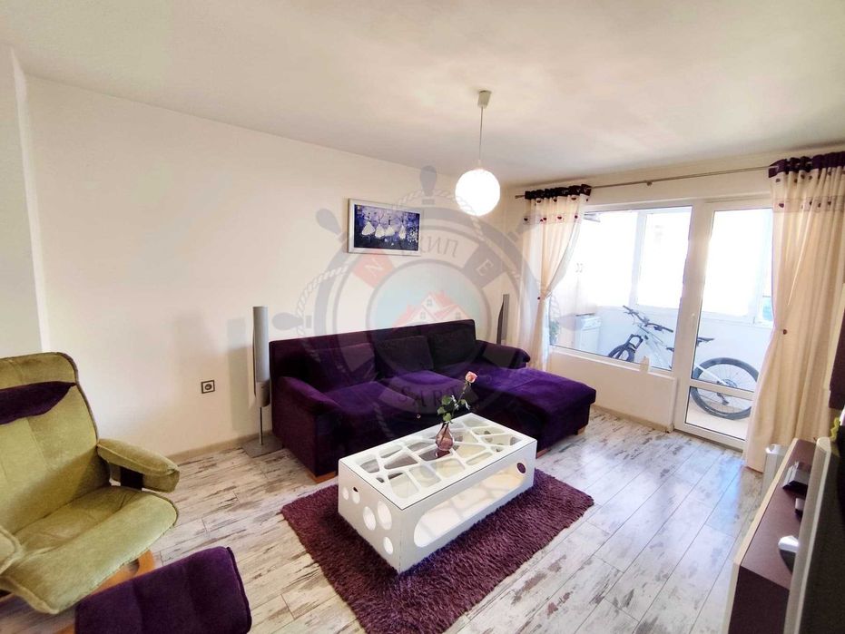 Четиристаен обзаведен апартамент в Цветен квартал, гр.Варна