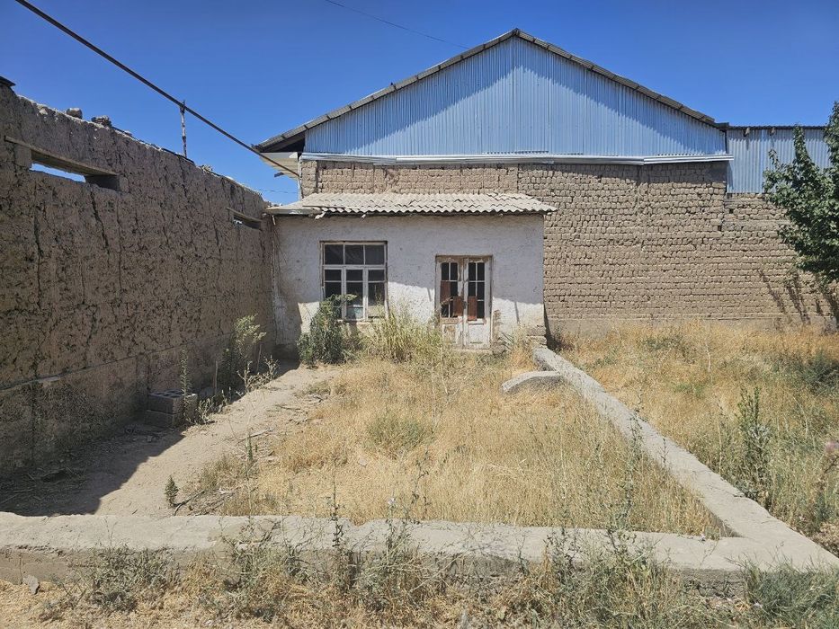 Продается участок 5 суток. Кадастр и все остальные документы имеются.