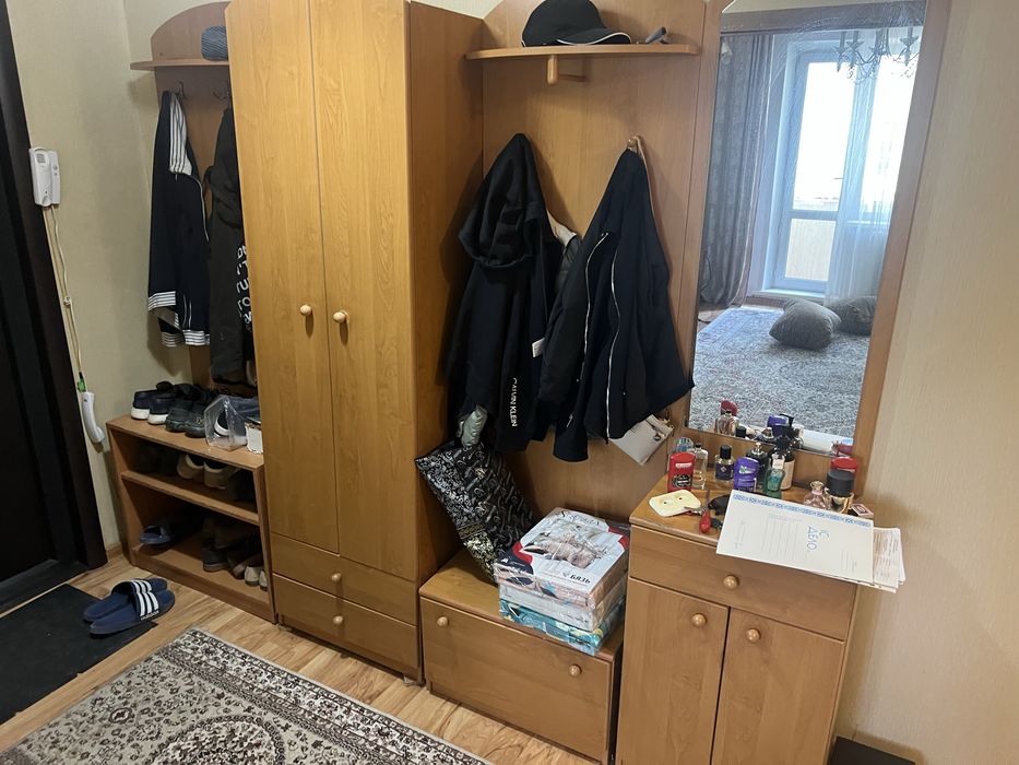 Отдам прихожую даром
