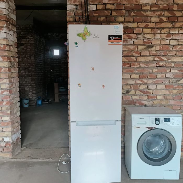 Продам холодильник Indesit б/у