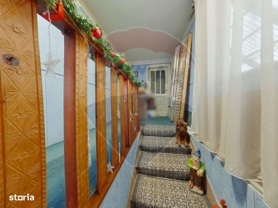 Casă cu 6 camere, DE VÂNZARE, str. Eroilor