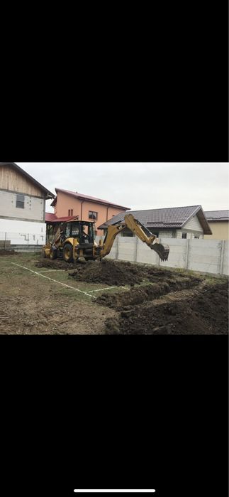 Buldoexcavator cu picon de inchiriat