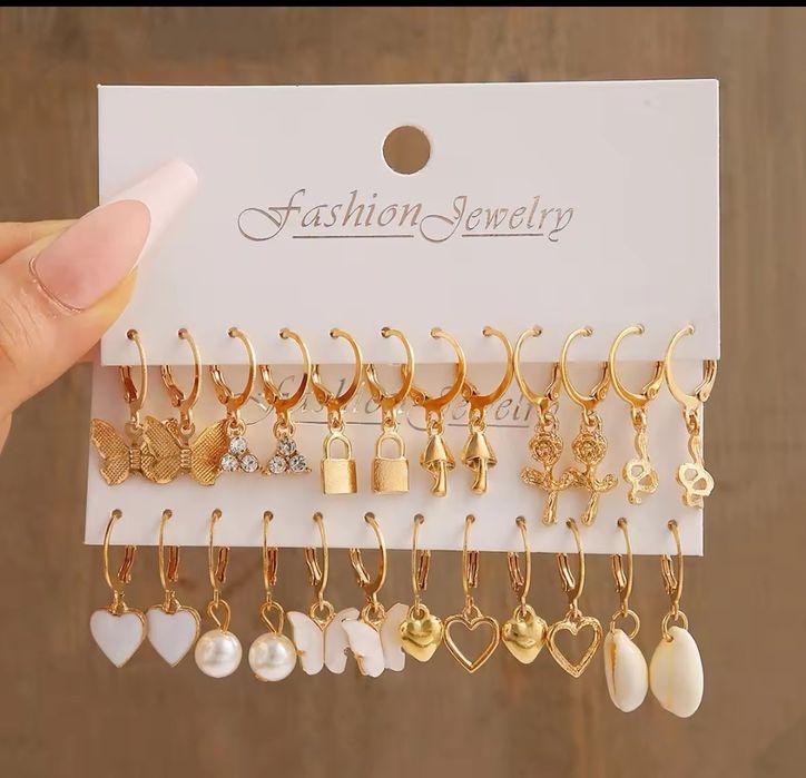 Нови златисти обеци с формата на пеперуда и сърце