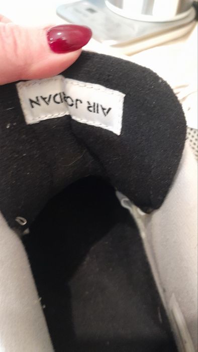 Фирменные приводные кроссовки