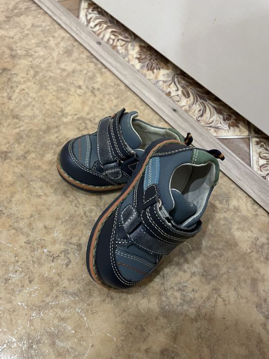 Кроссовки детские 21р