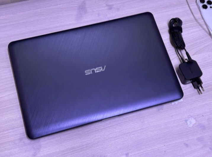 Asus VivoBook X543M 4ГБ 1ТБ