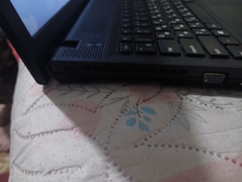 Notebook lenovo sotiladi