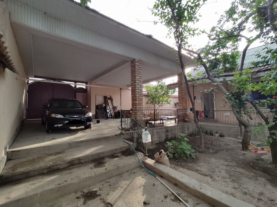 Hovli Uy Sotiladi ! Silinada