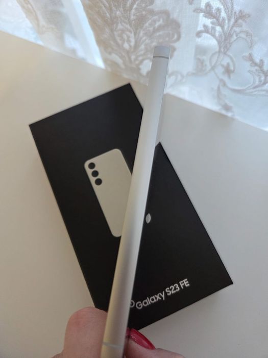 Vând Samsung Galaxy S23 FE impecabil