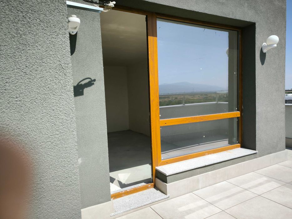 Продава се Двустаен апартамент в Пловдив, Южен - 89 кв.м за 933 €/кв.м - Снимка #1