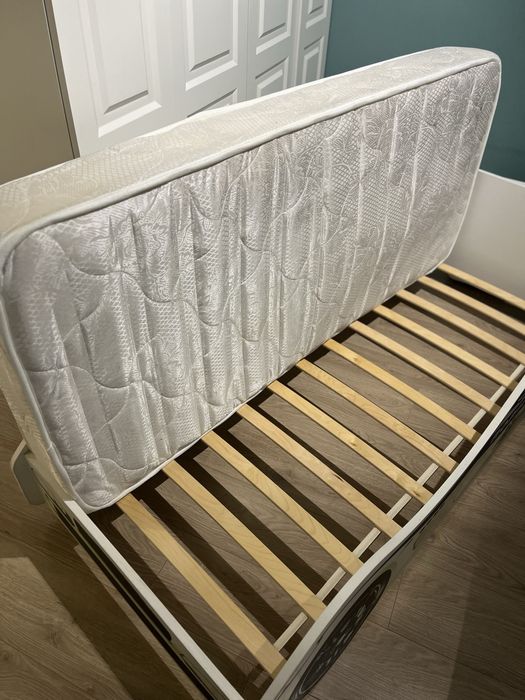 Кровать-машинка 1.6х0.65 м