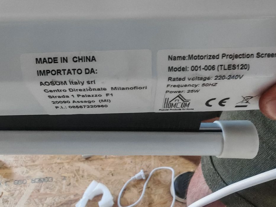 Ecrane de proiectie electrice 100" si 120", cu defect, TLES100, TLES120