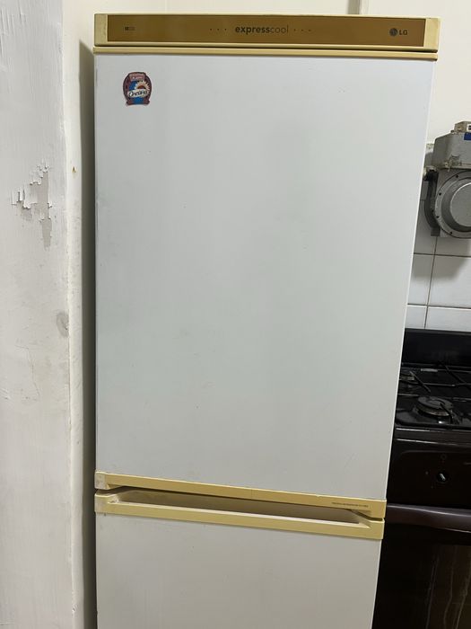 Продается холодильник