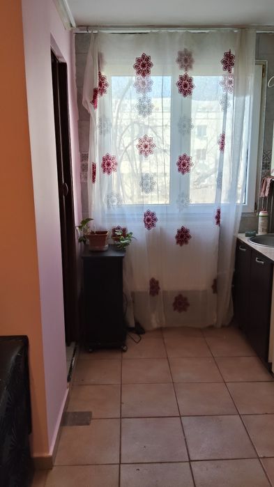 Garsonier de inchiriat,cf 3,capat Pantelimon,1100lei ,garantie 1300