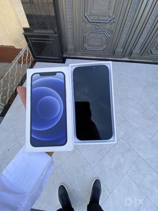 iPhone 12.