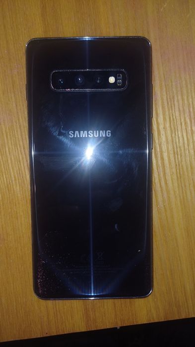 Продам самсунг с 10 плюс