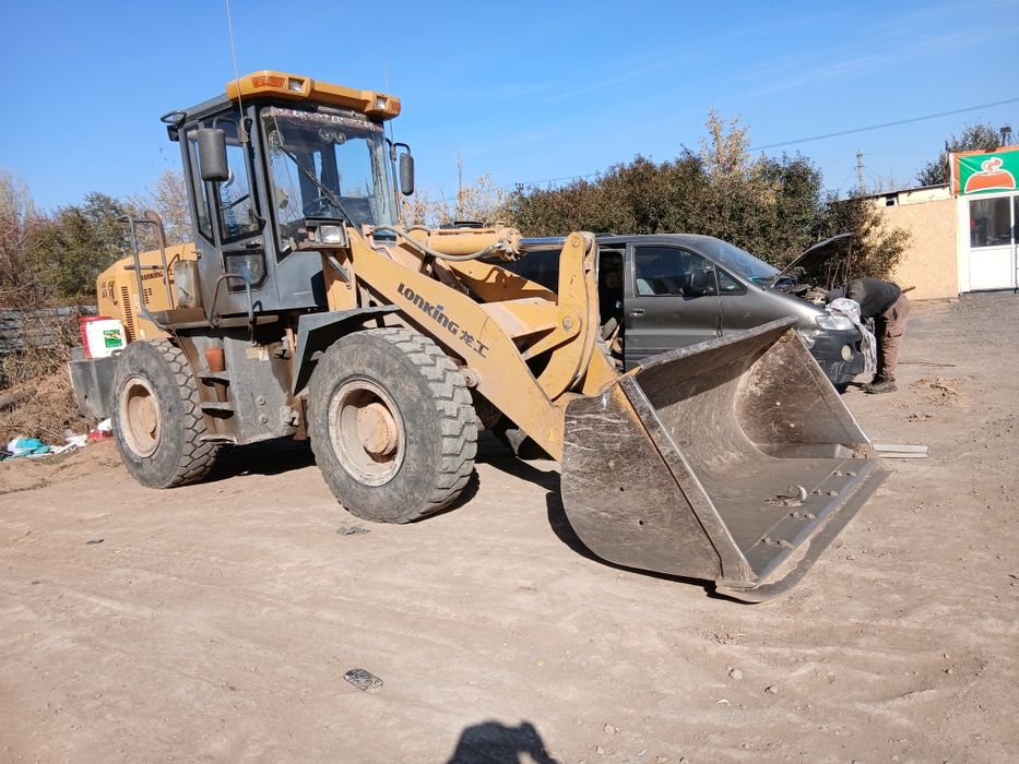 Услуги погрузчика 2 куб