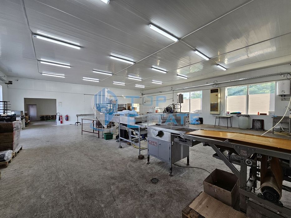 Продава се Промишлена сграда в с. Поликраище, Област Велико Търново - 1029 кв.м за 349 €/кв.м - Снимка #3