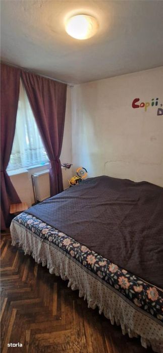 Apartament cu centrala decomandat parter zona Soarelui