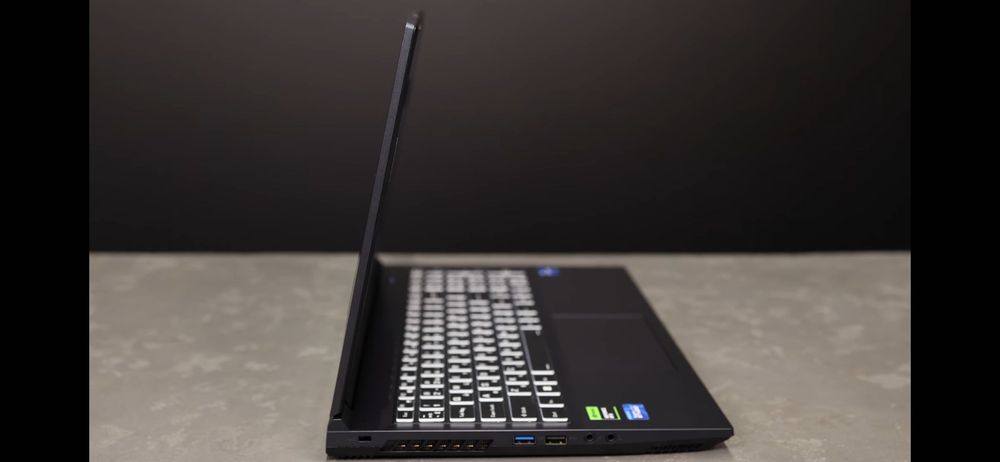 Ноутбук thunder robot 911s core d