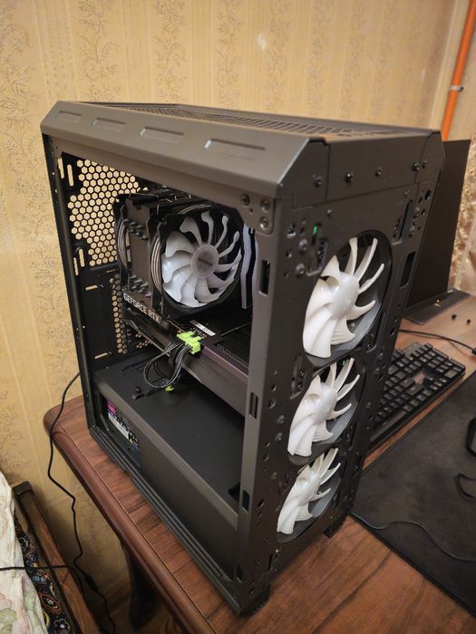 Компьютер, Монитор, Клавиатура. Наушники-Бесплатно.