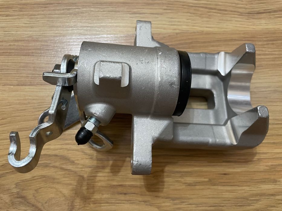 НОВ Ляв спирачен апарат Audi A3 8P Golf 5 Golf 6 Seat Leon 1K0615423A