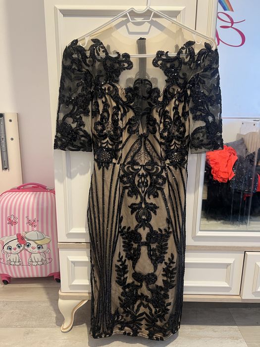 Рокля елегантна