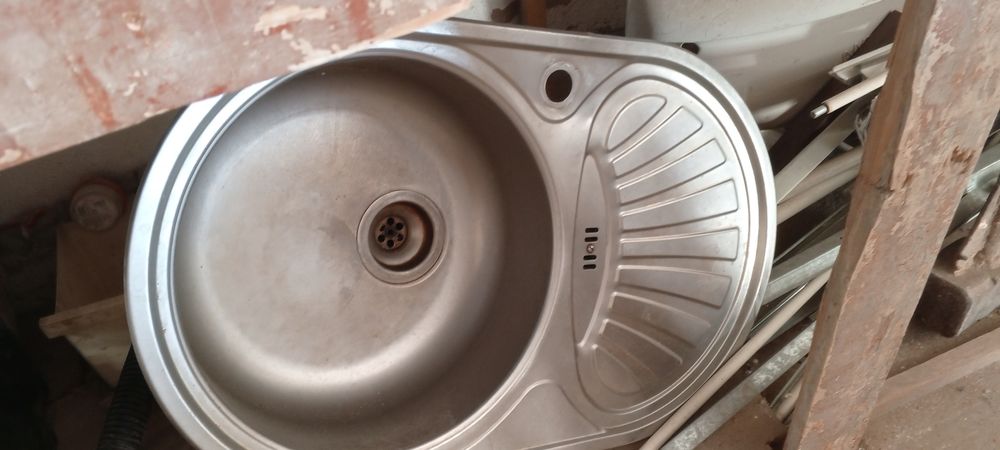 Мойка на кухню нержавейка.