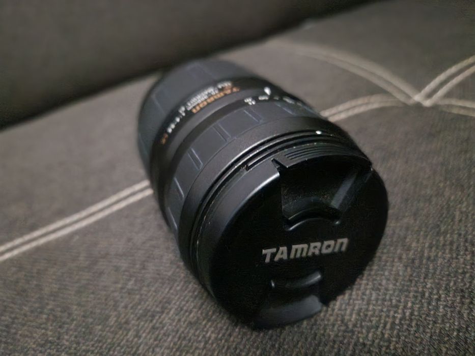 Aparata foto Nikon D3000