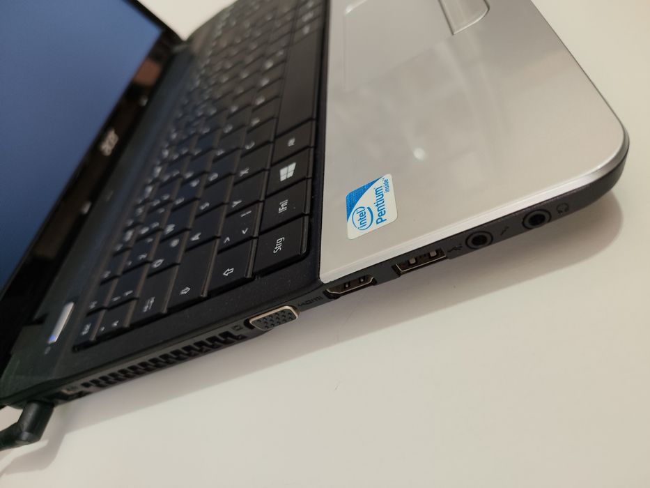 Laptop Acer TravelMate P253-E