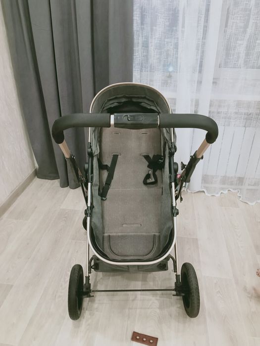 Продаю коляску Belecoo