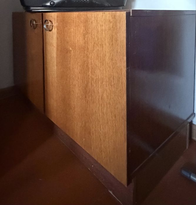 Тумба по телевизор