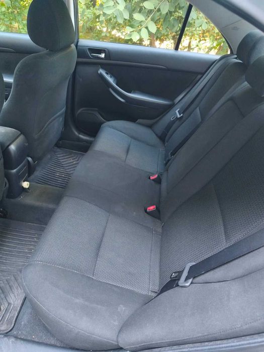 Toyota Avensis 2.0 D-4D 116 кс. СЕДАН / Нов съсъдинител / + Нови Зимни Гуми и 2 к-т Джанти!