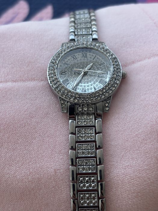 Часовник дамски ново