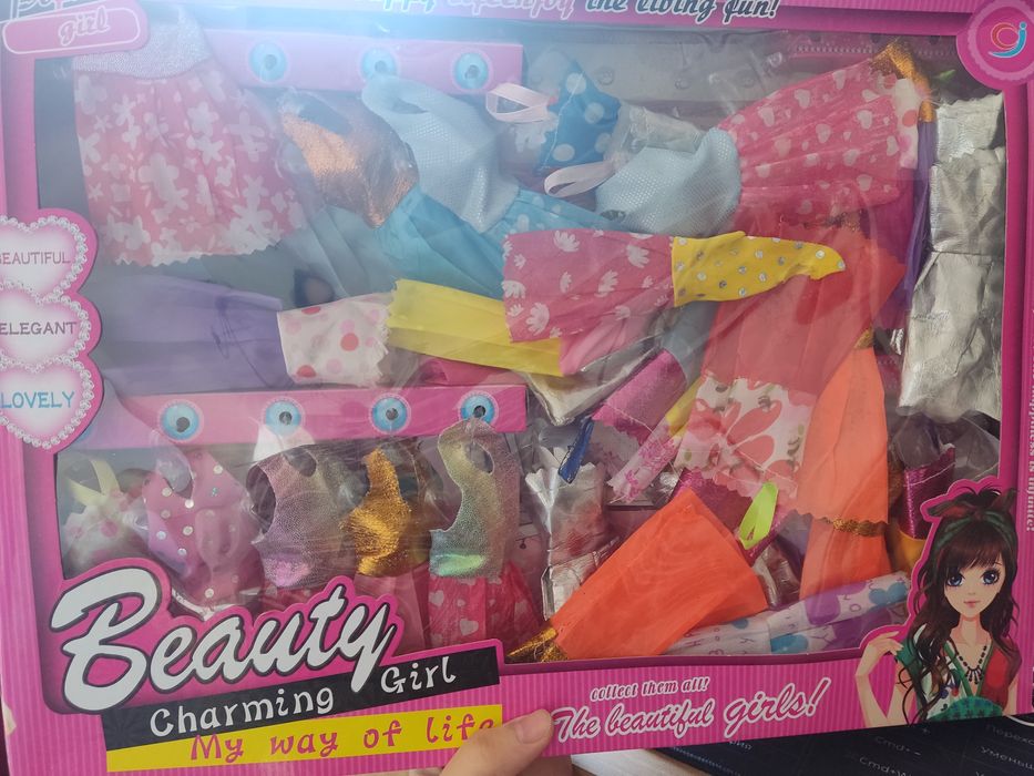 Платья для кукол