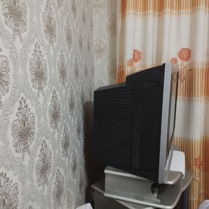 Lj продается телевизор с тумбой и туйнир