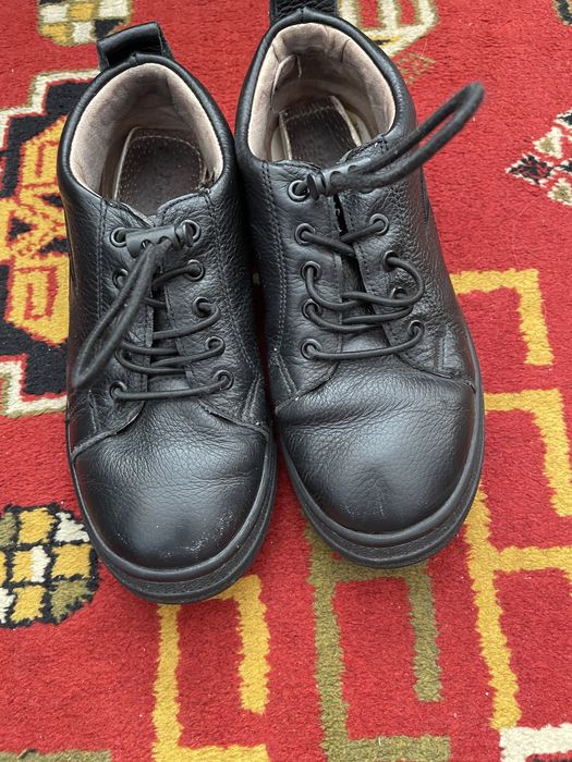 Продам детскую обувь