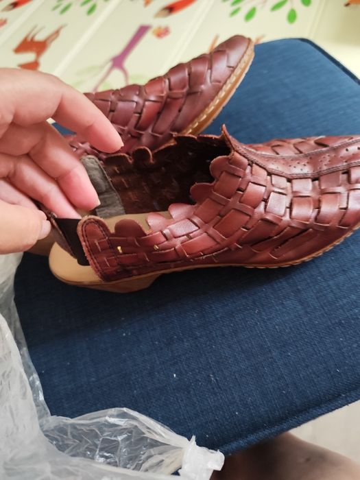 Продам фирменные босоножки!